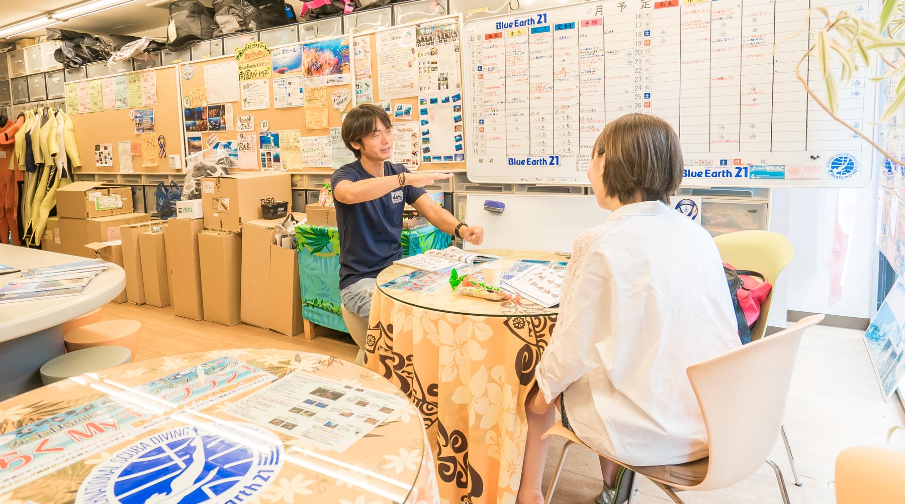 スクールでの学科講習会の様子