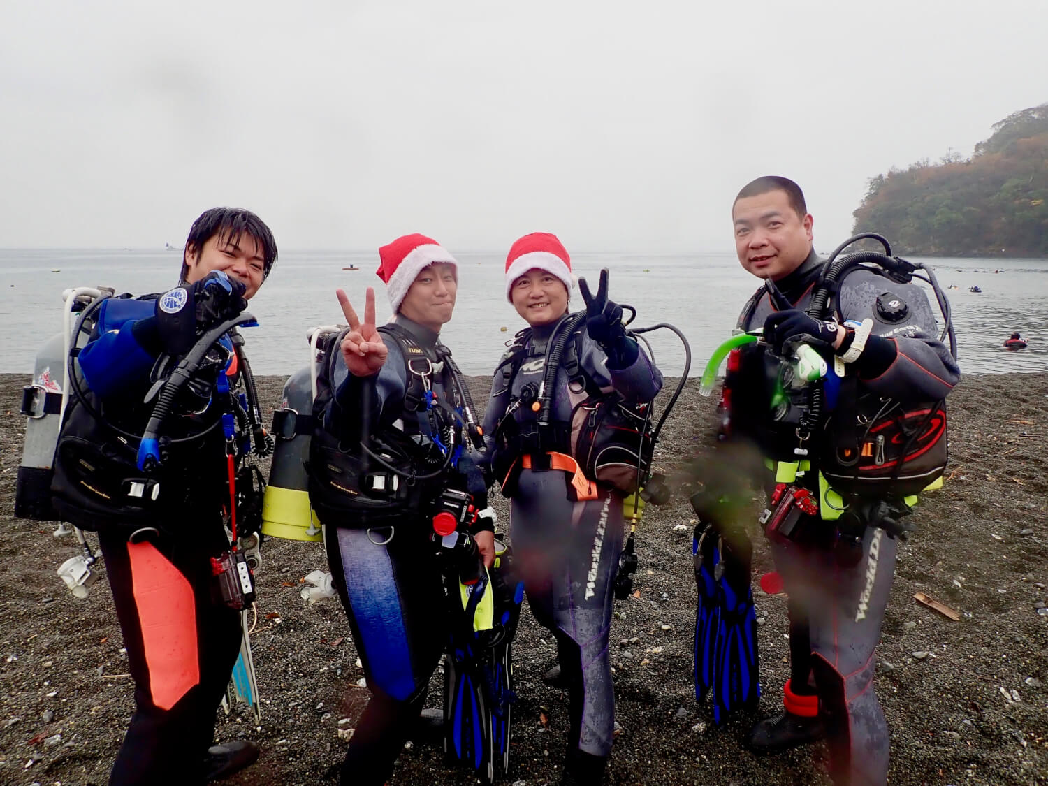 クリスマスダイビング 水中イルミネーションを見に行こう